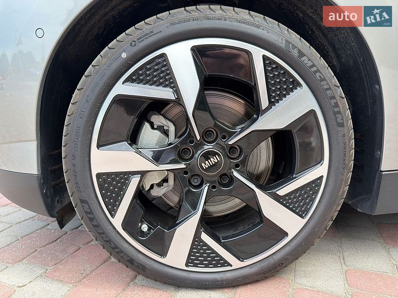 Хэтчбек MINI Cooper 2024 в Львове