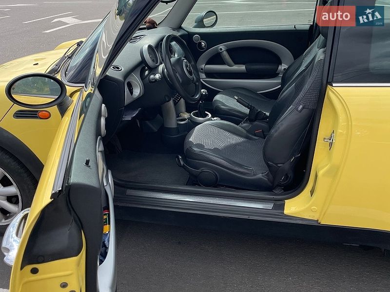 Хэтчбек MINI Cooper 2002 в Буче