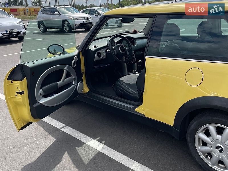 Хэтчбек MINI Cooper 2002 в Буче