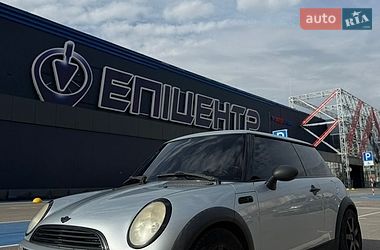 Хэтчбек MINI Cooper 2004 в Ивано-Франковске