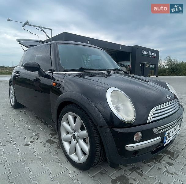 Хетчбек MINI Cooper 2002 в Городку