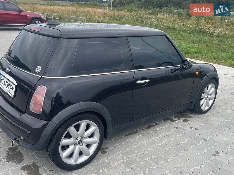 Хетчбек MINI Cooper 2002 в Городку