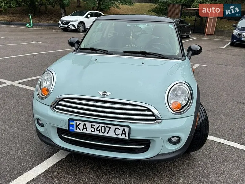 MINI Cooper 2011