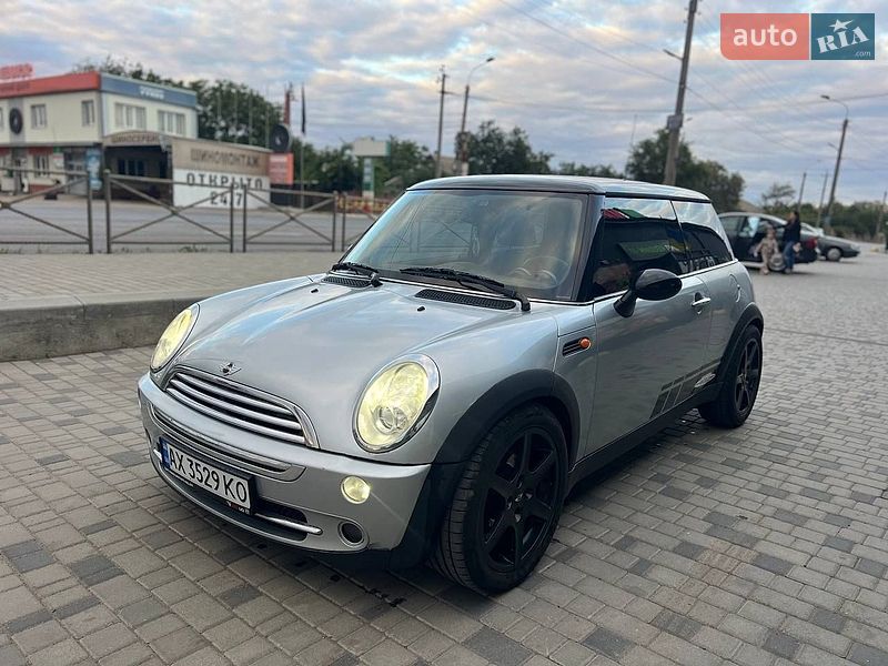 MINI Cooper 2004