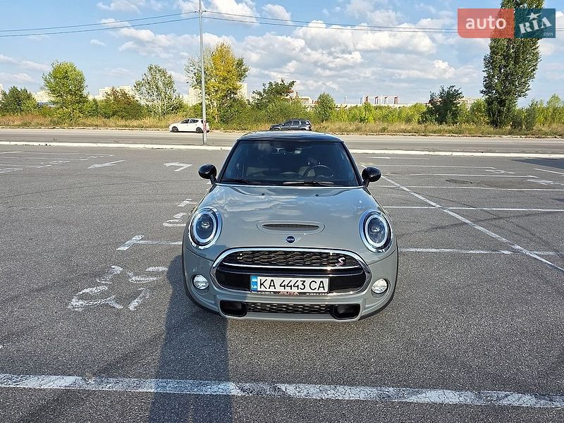 Хэтчбек MINI Cooper 2018 в Киеве