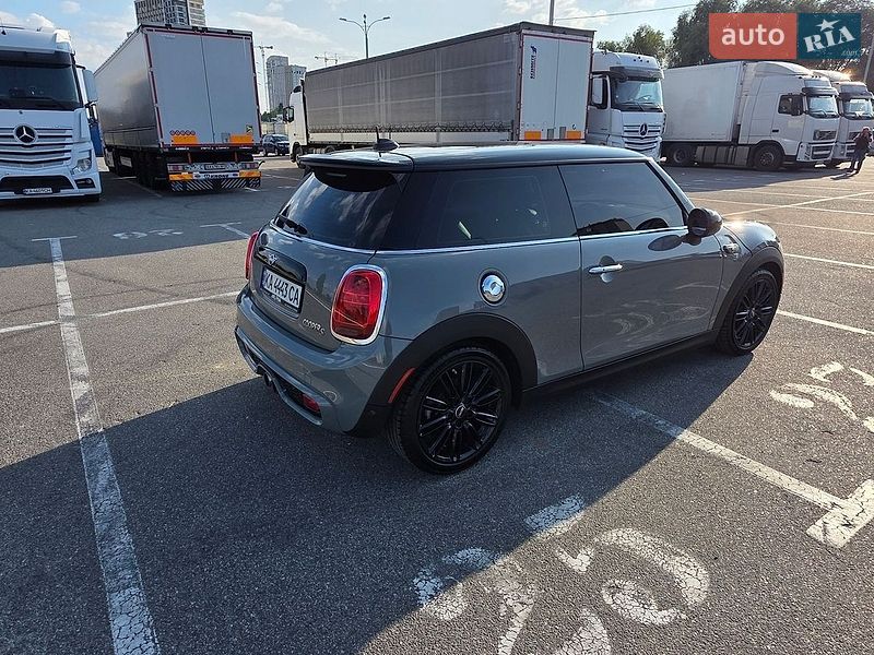 Хэтчбек MINI Cooper 2018 в Киеве