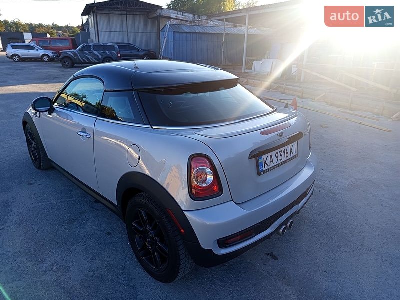 Хэтчбек MINI Cooper 2012 в Житомире