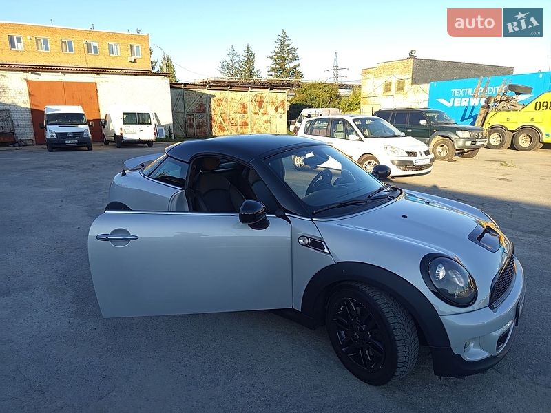 Хэтчбек MINI Cooper 2012 в Житомире