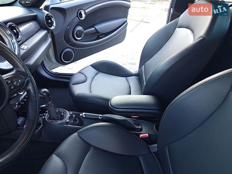 Хэтчбек MINI Cooper 2012 в Житомире
