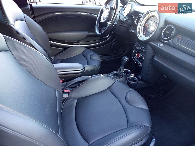 Хэтчбек MINI Cooper 2012 в Житомире