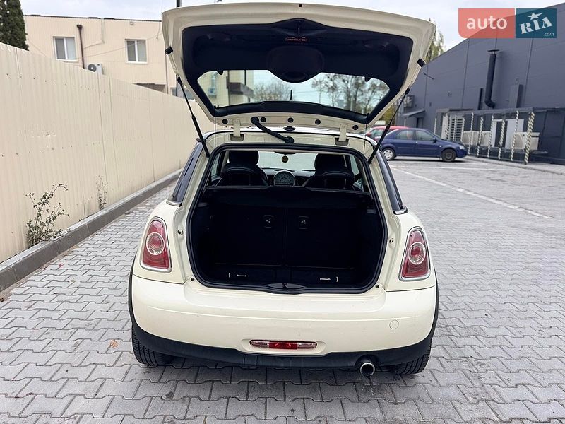 Хэтчбек MINI Cooper 2012 в Хмельницком