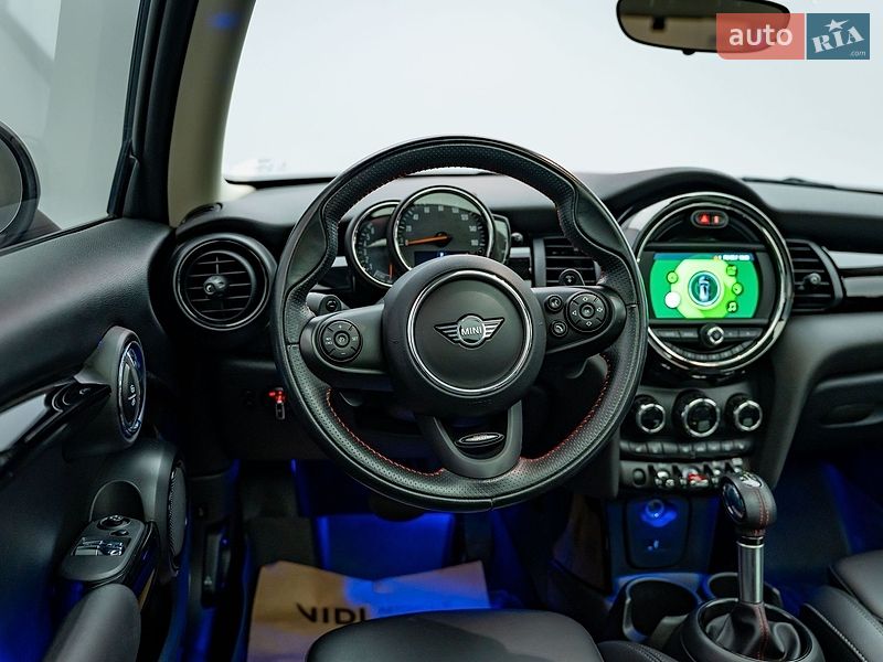 Хэтчбек MINI Cooper 2019 в Киеве