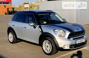 Хэтчбек MINI Countryman 2015 в Киеве