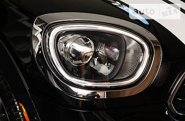 Позашляховик / Кросовер MINI Countryman 2018 в 