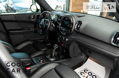 Позашляховик / Кросовер MINI Countryman 2018 в 