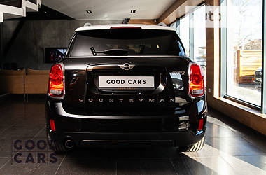 Позашляховик / Кросовер MINI Countryman 2018 в 
