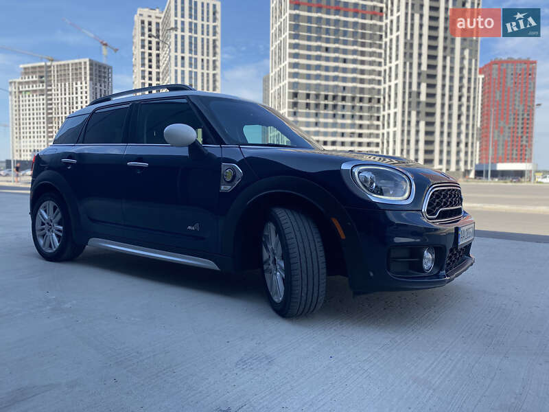 Внедорожник / Кроссовер MINI Countryman 2017 в Киеве