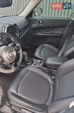 Хэтчбек MINI Countryman 2018 в 