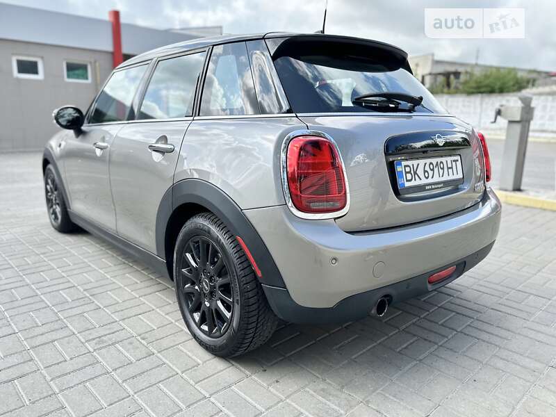 Хэтчбек MINI Countryman 2019 в 
