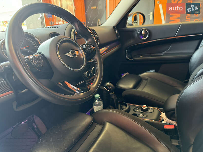 Хэтчбек MINI Countryman 2018 в Киеве фото 12 Хэтчбек MINI Countryman 2018 в Киеве