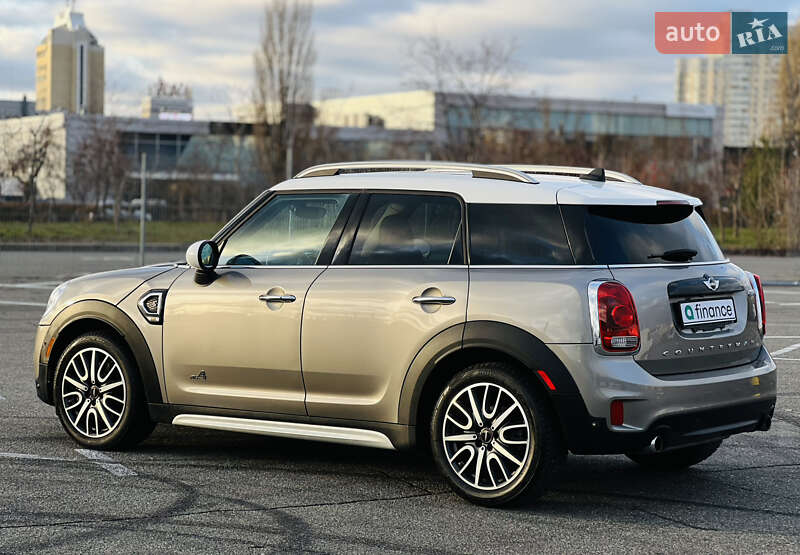 Хэтчбек MINI Countryman 2017 в Киеве