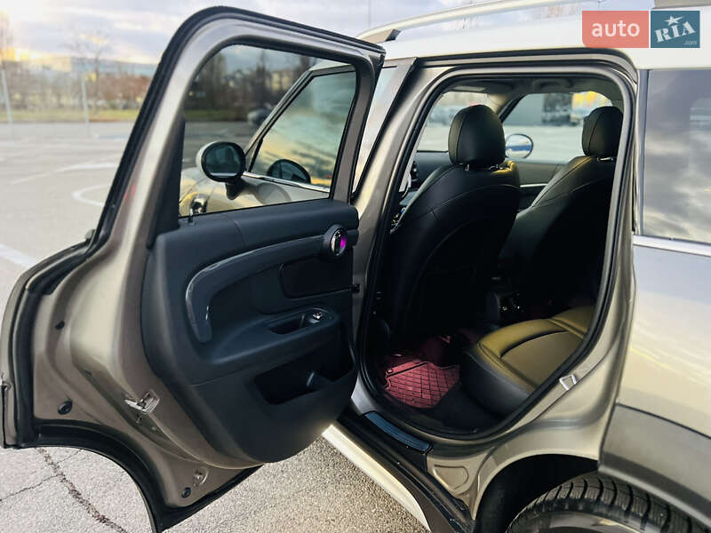 Хэтчбек MINI Countryman 2017 в Киеве