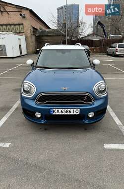 Хэтчбек MINI Countryman 2019 в Киеве