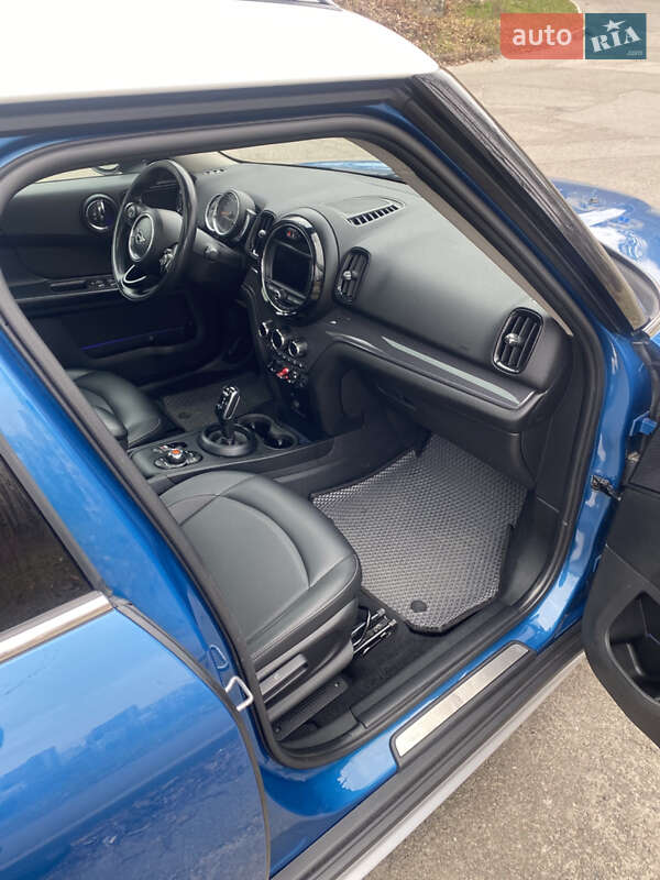 Хэтчбек MINI Countryman 2019 в Киеве фото 15 Хэтчбек MINI Countryman 2019 в Киеве