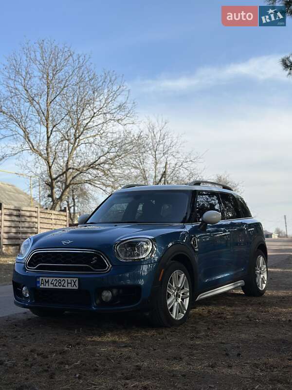 Хэтчбек MINI Countryman 2017 в Коростене