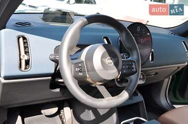 Позашляховик / Кросовер MINI Countryman 2024 в 