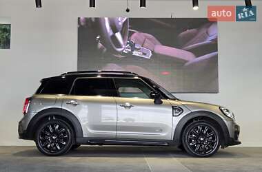 Хэтчбек MINI Countryman 2019 в 