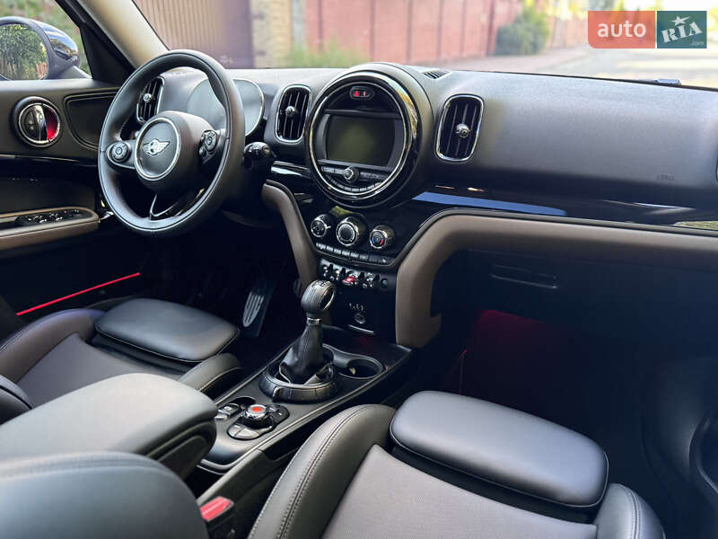 Хэтчбек MINI Countryman 2017 в Киеве фото 45 Хэтчбек MINI Countryman 2017 в Киеве