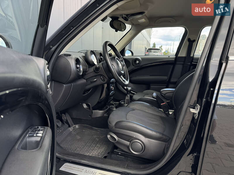 Внедорожник / Кроссовер MINI Countryman 2015 в Киеве