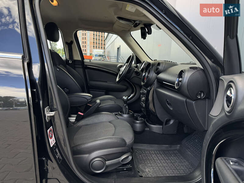 Внедорожник / Кроссовер MINI Countryman 2015 в Киеве