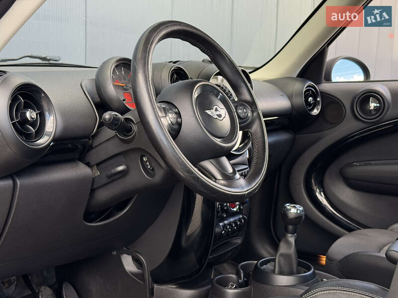 Внедорожник / Кроссовер MINI Countryman 2015 в Киеве