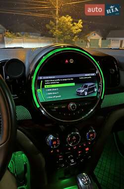 Хэтчбек MINI Countryman 2019 в 