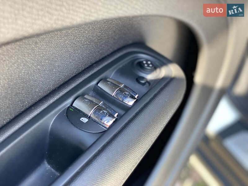 Внедорожник / Кроссовер MINI Countryman 2015 в Киеве фото 7 Внедорожник / Кроссовер MINI Countryman 2015 в Киеве