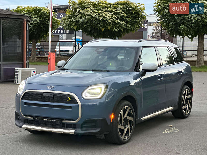 Внедорожник / Кроссовер MINI Countryman 2024 в Киеве