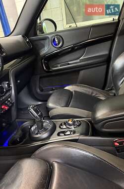 Хэтчбек MINI Countryman 2018 в 
