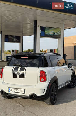 Внедорожник / Кроссовер MINI Countryman 2015 в 