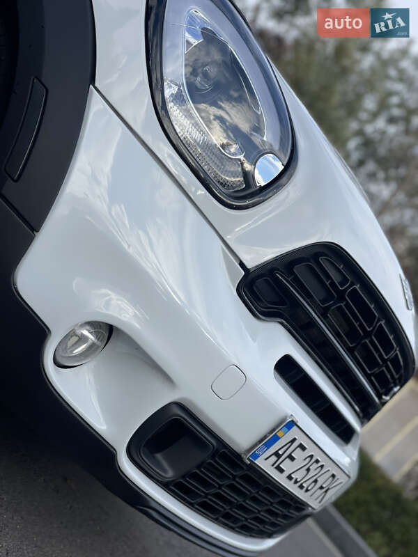 Внедорожник / Кроссовер MINI Countryman 2016 в Киеве