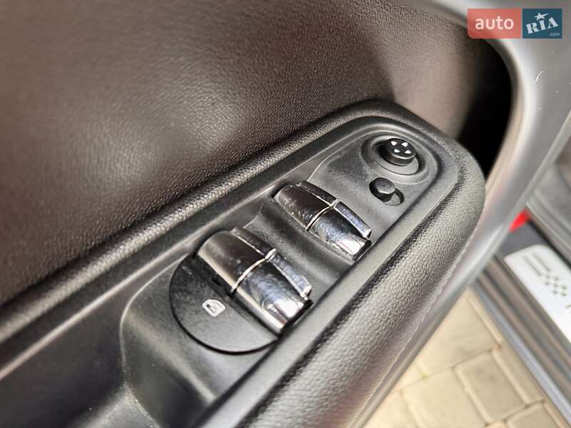 Позашляховик / Кросовер MINI Countryman 2014 в Одесі фото 45 Позашляховик / Кросовер MINI Countryman 2014 в Одесі