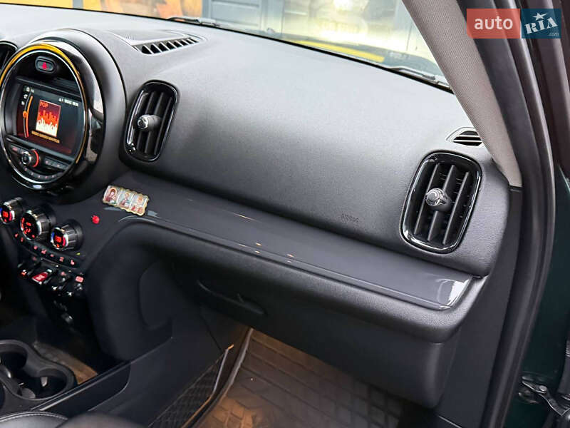Хэтчбек MINI Countryman 2018 в Стрые фото 33 Хэтчбек MINI Countryman 2018 в Стрые