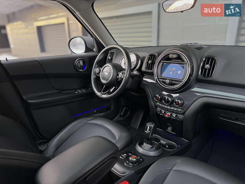 Хэтчбек MINI Countryman 2019 в Киеве фото 15 Хэтчбек MINI Countryman 2019 в Киеве