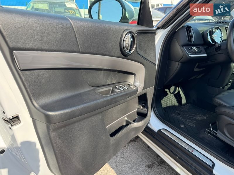 Хэтчбек MINI Countryman 2019 в Львове