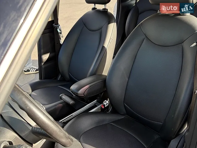 MINI Countryman 2010 VIN WMWZB3C50BWH95030 фото оголошення 15 з 68