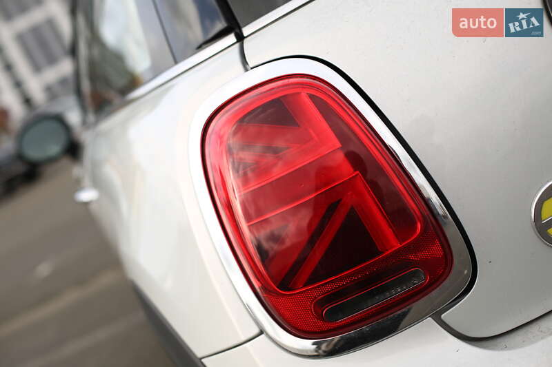Хэтчбек MINI Electric 2021 в Киеве