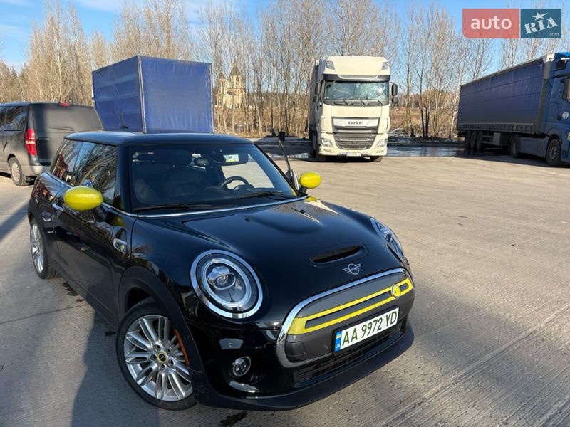 Хэтчбек MINI Electric 2020 в Киеве