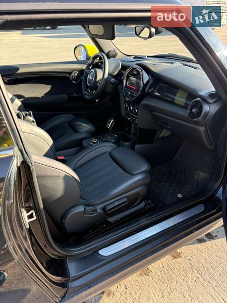 Хэтчбек MINI Electric 2020 в Киеве