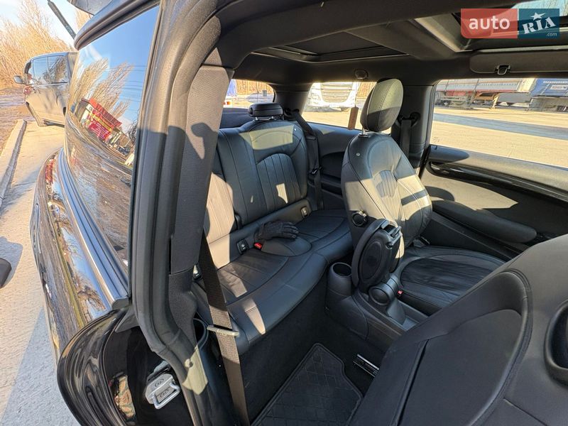 Хэтчбек MINI Electric 2020 в Киеве